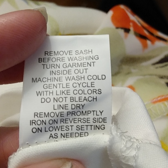 COPY - Beautiful Plus Size Floral Sleeveless Dress. Runs small—more like a 1X o… - Picture 7 of 7